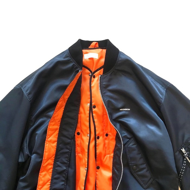 NEON SIGN(ネオンサイン)のネオンサイン　ボンバージャケット　完売品　ネイビー メンズのジャケット/アウター(ブルゾン)の商品写真