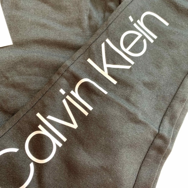 Calvin Klein(カルバンクライン)の【新品】カルバンクライン ロゴ ジョガーパンツ ブラック M メンズのパンツ(ワークパンツ/カーゴパンツ)の商品写真