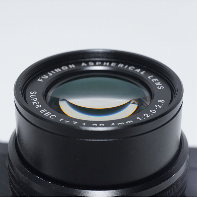 富士フイルム(フジフイルム)のFUJIFILM X20 コンパクトデジタル カメラ ブラック スマホ/家電/カメラのカメラ(コンパクトデジタルカメラ)の商品写真