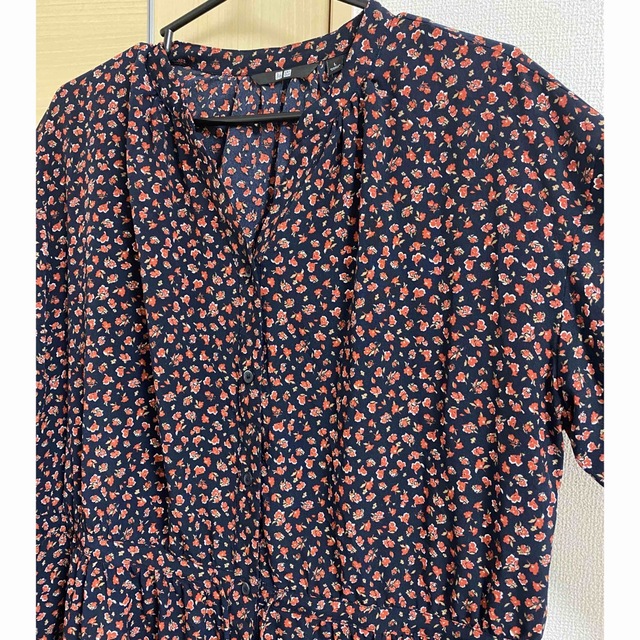 UNIQLO(ユニクロ)の【値下げ不可】花柄ワンピース レッド 小花柄  レディースのワンピース(ロングワンピース/マキシワンピース)の商品写真