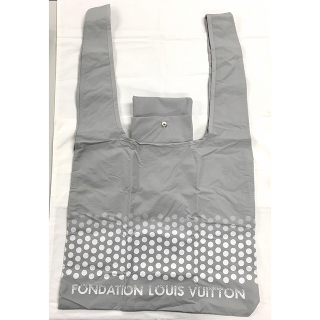 LOUIS VUITTON(ルイヴィトン)のFONDATION LOUIS VUITTON エコバッグ　ドット　ロゴ入り レディースのバッグ(エコバッグ)の商品写真