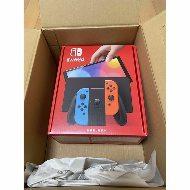 任天堂Switch　新型スイッチ　有機ELモデル　ネオンブルー/ネオンレッド