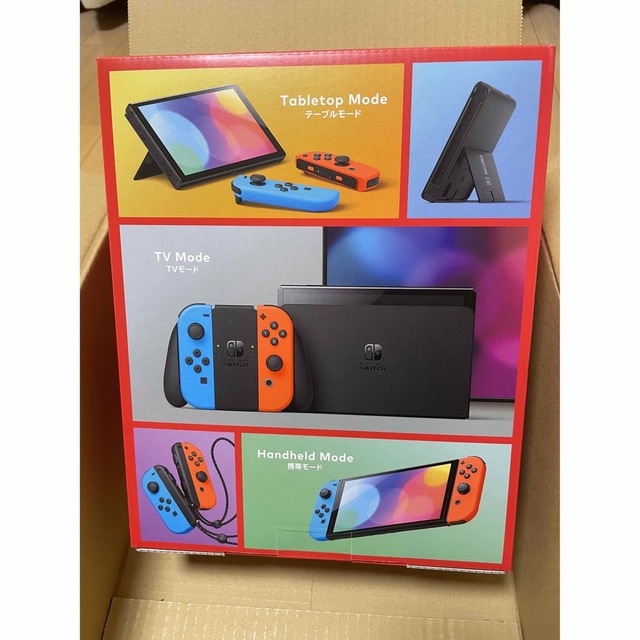 任天堂Switch　新型スイッチ　有機ELモデル　ネオンブルー/ネオンレッド