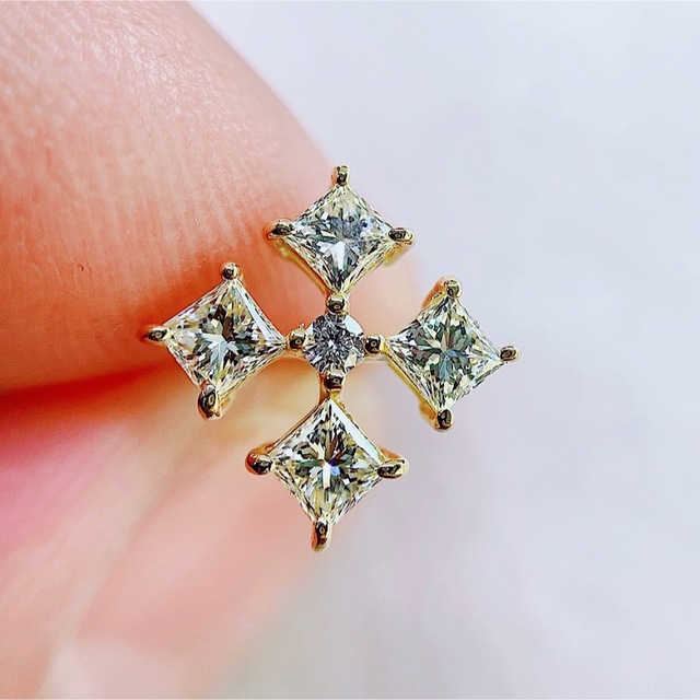 ★1.60ct★✨プリンセスカットダイヤモンドK18クロスピアスイヤリング