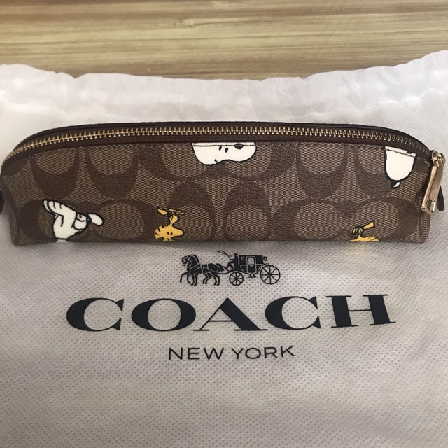 COACH(コーチ)のスヌーピー　コーチ　コラボ　ペンケース インテリア/住まい/日用品の文房具(ペンケース/筆箱)の商品写真