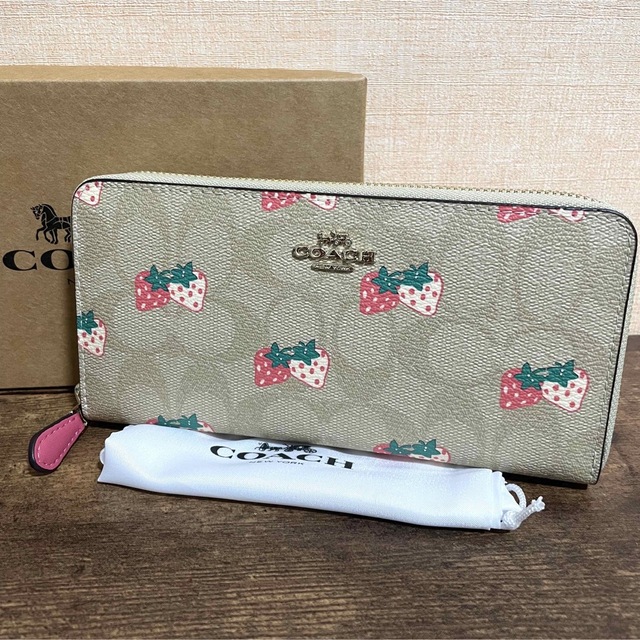 最大66%オフ! 新品正規品 coach コーチ 財布 長財布 ストロベリー