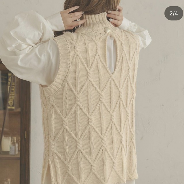 w closet(ダブルクローゼット)のambreneige  チュニック丈ニットベスト レディースのトップス(ベスト/ジレ)の商品写真