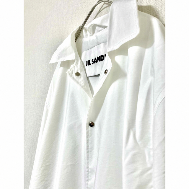 Jil Sander(ジルサンダー)のジルサンダー　JIL SANDER コーチジャケット　コットン　ロゴ　ホワイト メンズのジャケット/アウター(その他)の商品写真