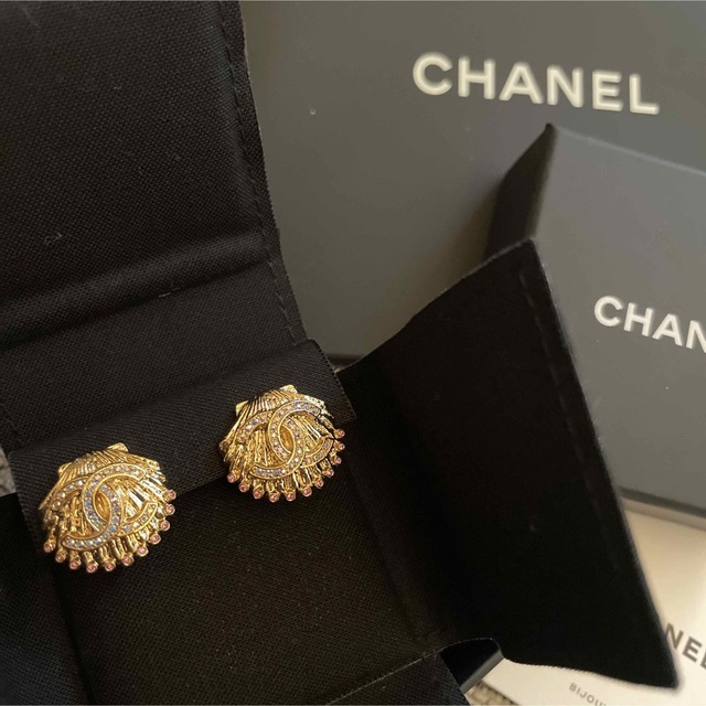 非売品 CHANEL イヤリング シェル-