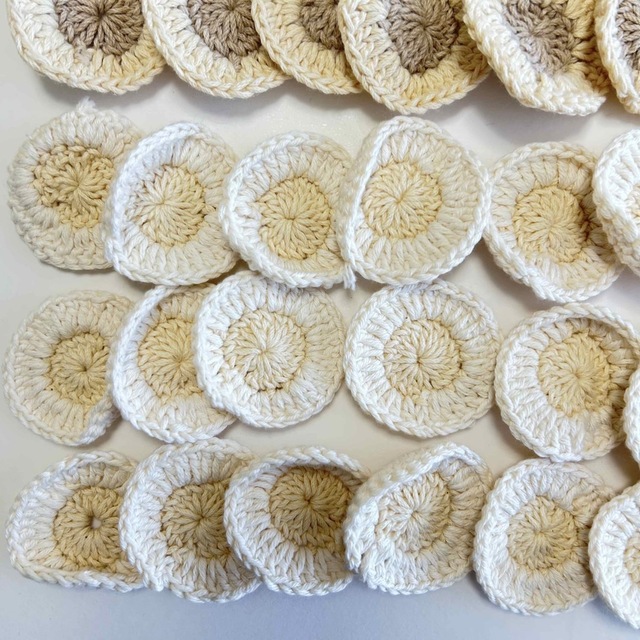 お値引きします♪  オーガニックコットン　モチーフ編み　モチーフ　2種類 ハンドメイドの素材/材料(各種パーツ)の商品写真