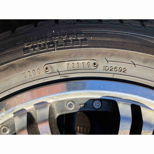 DUNLOP(ダンロップ)の※説明要確認※ダンロップ　スタッドレス　225/55R18 自動車/バイクの自動車(タイヤ)の商品写真