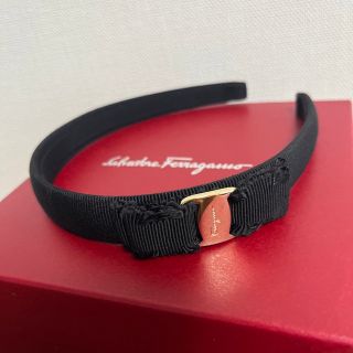 フェラガモ(Ferragamo)のフェラガモ カチューシャ 黒(カチューシャ)