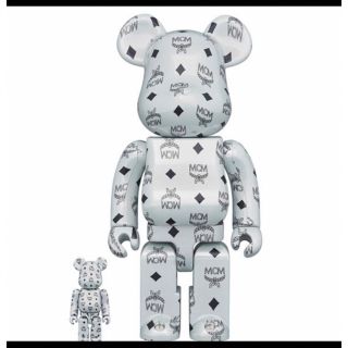 ベアブリック(BE@RBRICK)のMCM WHITE CHROME Ver. 100％ & 400％」(その他)