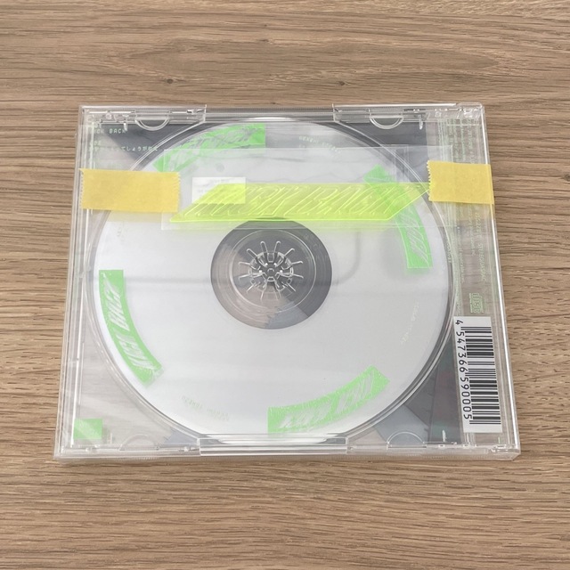 KICK BACK 通常盤 ステッカー付き エンタメ/ホビーのCD(ポップス/ロック(邦楽))の商品写真