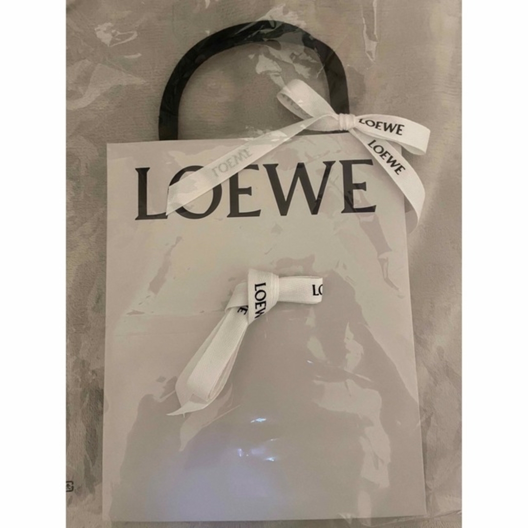 【新品未開封】LOEWE 香水001 woman ➕ ショップバック込み