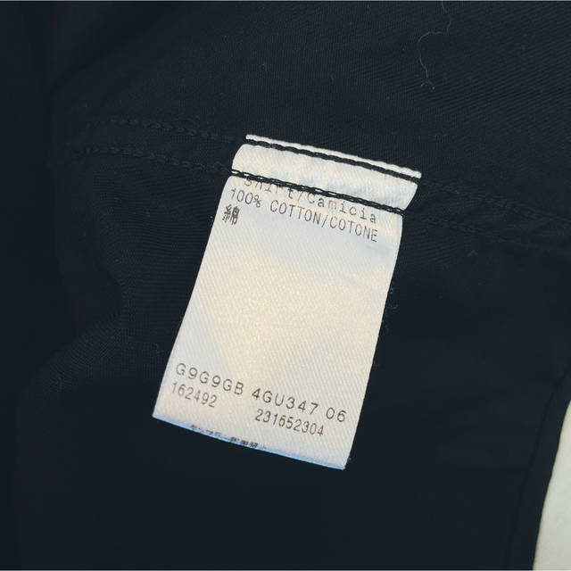 Gucci(グッチ)のGUCCI メンズ　シャツ　ブラック　シンプル　肩ベルト メンズのトップス(シャツ)の商品写真