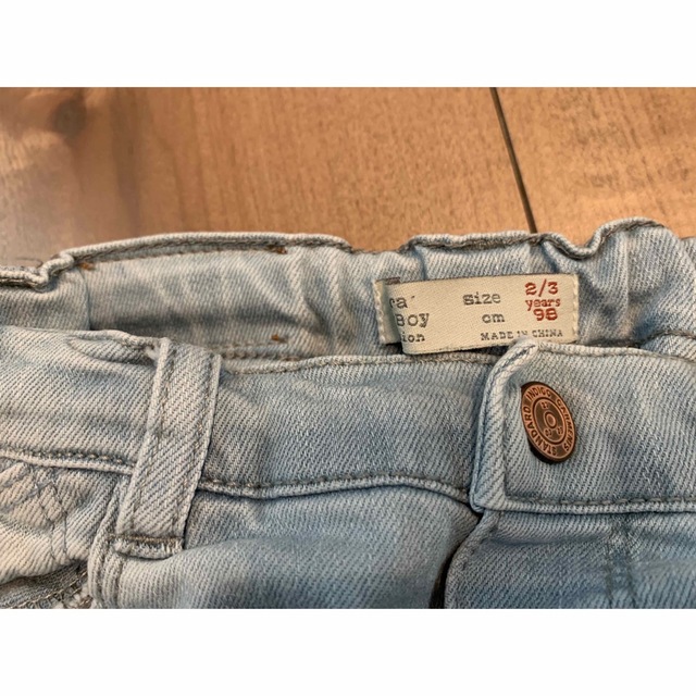 ZARA KIDS(ザラキッズ)のZARA Baby ザラベビー　デニムパンツ　98 キッズ/ベビー/マタニティのキッズ服男の子用(90cm~)(パンツ/スパッツ)の商品写真