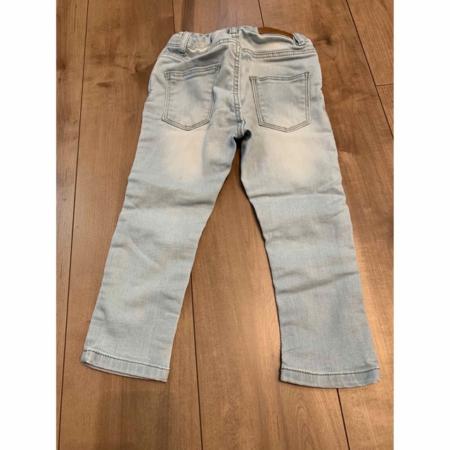 ZARA KIDS(ザラキッズ)のZARA Baby ザラベビー　デニムパンツ　98 キッズ/ベビー/マタニティのキッズ服男の子用(90cm~)(パンツ/スパッツ)の商品写真