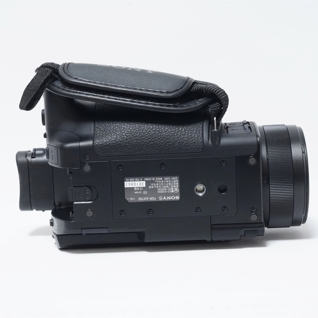 SONY(ソニー)のSONY  デジタルビデオカメラ ハンディカム FDR-AX700 スマホ/家電/カメラのカメラ(ビデオカメラ)の商品写真