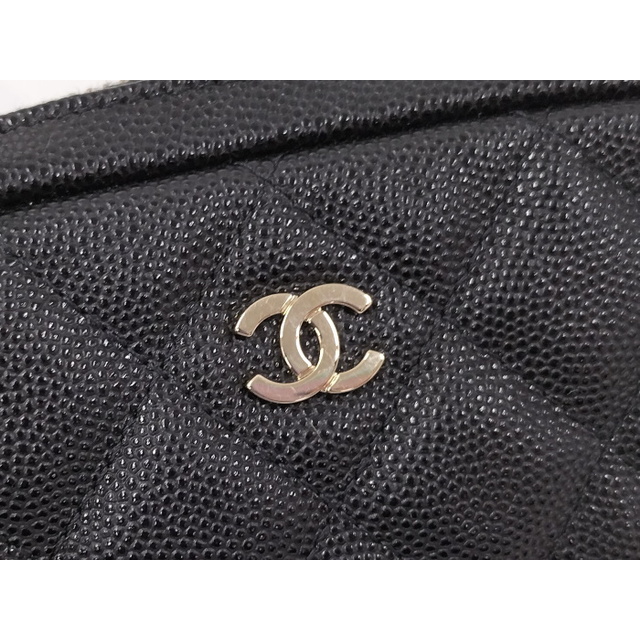 CHANEL(シャネル)のCHANEL コスメポーチ ココマーク マトラッセ キャビアスキン ブラック レディースのファッション小物(ポーチ)の商品写真