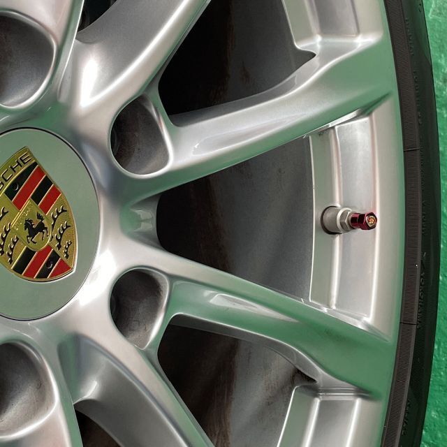 Porsche(ポルシェ)のポルシェ Porsche タイヤバルブ エアーバルブ キャップ 赤 4個 自動車/バイクの自動車(車外アクセサリ)の商品写真