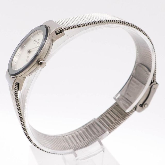SKAGEN(スカーゲン)の《美品》SKAGEN 腕時計 シルバー ストーン 薄型 ドレスウォッチ レディースのファッション小物(腕時計)の商品写真