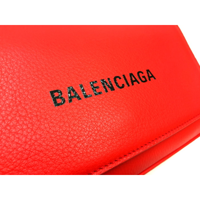 Balenciaga(バレンシアガ)のBALENCIAGA エブリデイ チェーンショルダーバッグ レザー レッド レディースのバッグ(ショルダーバッグ)の商品写真