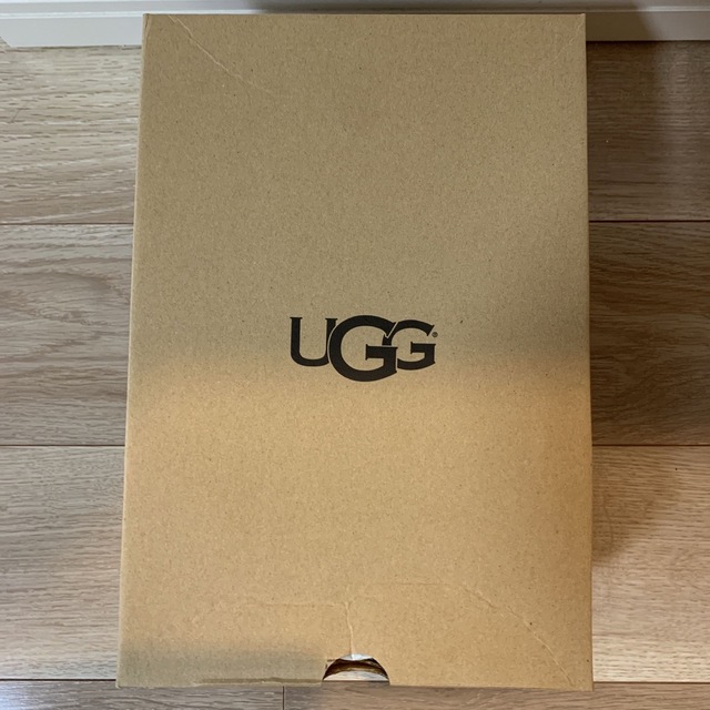 UGG(アグ)の新品　UGG　CLASSIC MINI II　CHESTNUT　23㎝　ムートン レディースの靴/シューズ(ブーツ)の商品写真