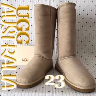 アグオーストラリア(UGG AUSTRALIA)のＵＧＧアグムートンブーツ限定classicＴＡＬＬ beige 23cm(ブーツ)