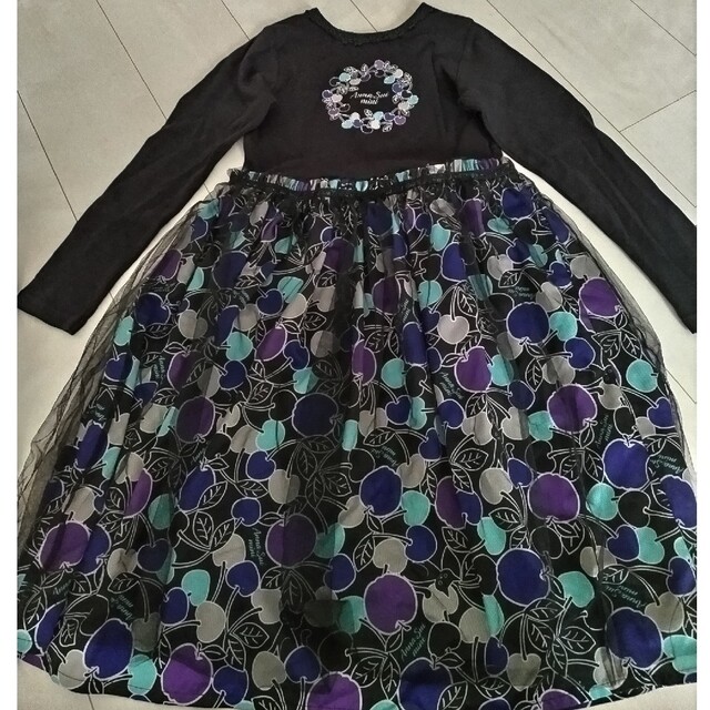 ANNA SUI mini(アナスイミニ)のアナスイミニ　　さくらんぼ刺繍ワンピース　140 キッズ/ベビー/マタニティのキッズ服女の子用(90cm~)(ワンピース)の商品写真