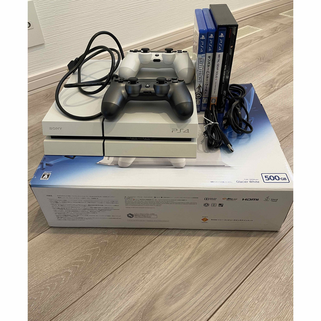 ☆PS4 500GB動作品　ソフト4本コントローラー付き☆