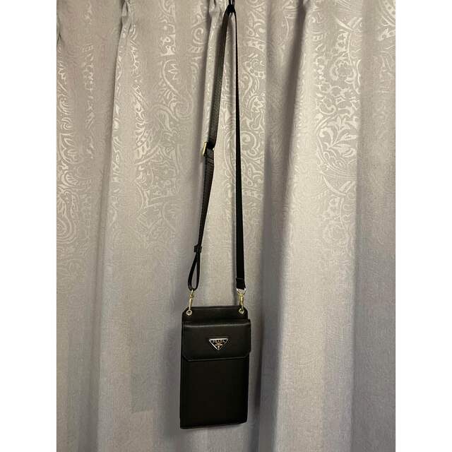 PRADA(プラダ)のPRADA フォンショルダー スマホ/家電/カメラのスマホアクセサリー(iPhoneケース)の商品写真