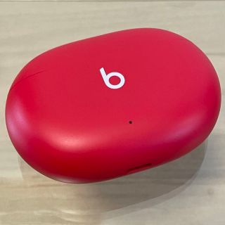 ビーツバイドクタードレ(Beats by Dr Dre)の★良品★Beats Studio Buds レッド 充電ケースのみ／R55(ヘッドフォン/イヤフォン)