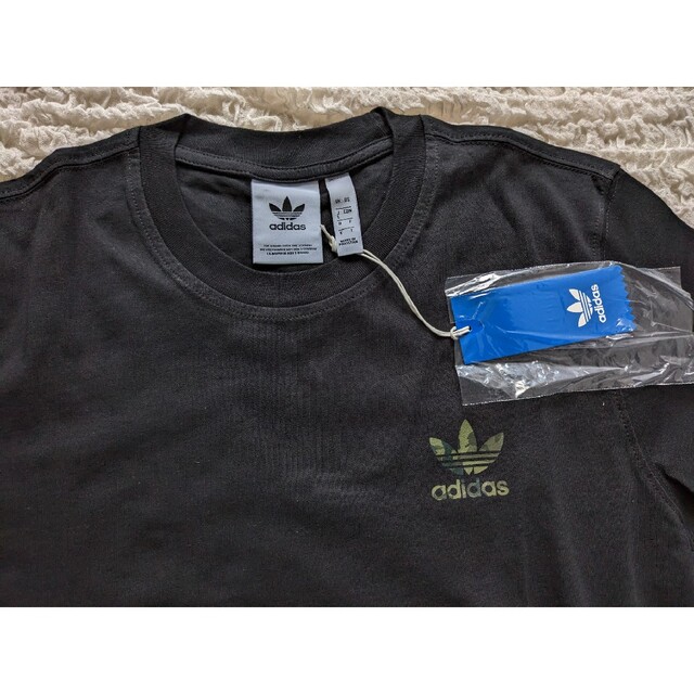 adidas(アディダス)のアディダス★カモ柄プリント エッセンシャルズ 半袖Tシャツ L 黒★新品 メンズのトップス(Tシャツ/カットソー(半袖/袖なし))の商品写真