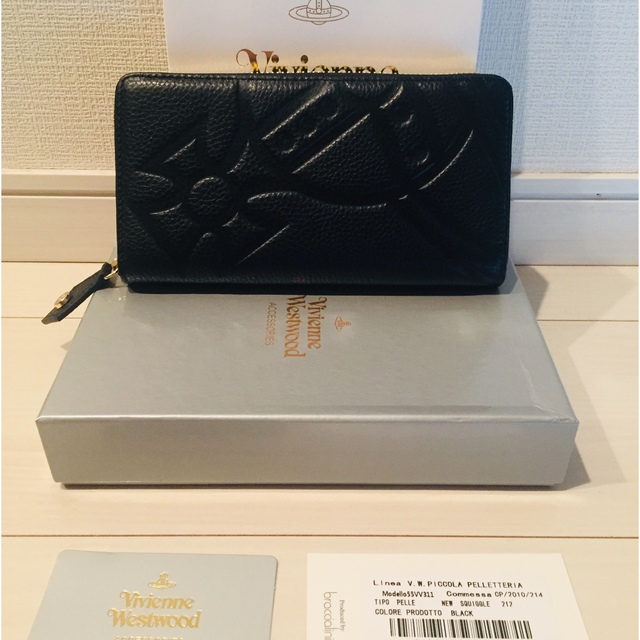 Vivienne Westwood(ヴィヴィアンウエストウッド)のヴィヴィアンウエストウッド 長財布 財布 ラウンドファスナー レディースのファッション小物(財布)の商品写真