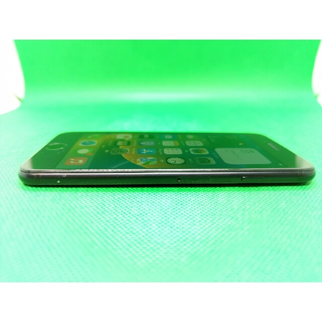 iPhone(アイフォーン)のiPhone SE2 第2世代 ブラック 64GB SIMフリー 本体 スマホ/家電/カメラのスマートフォン/携帯電話(スマートフォン本体)の商品写真