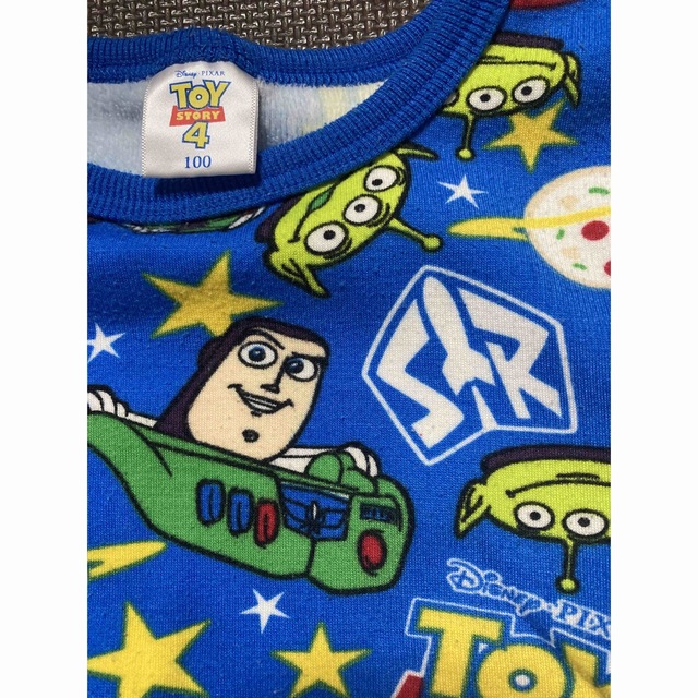 トイストーリー バズ 裏起毛トレーナー  スウェット 男の子 100cm  キッズ/ベビー/マタニティのキッズ服男の子用(90cm~)(Tシャツ/カットソー)の商品写真