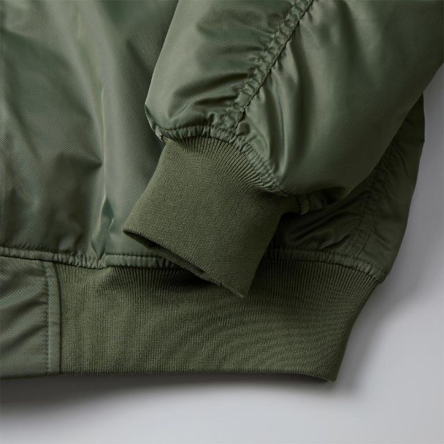 MA-1 ジャケット 中綿入り 厚手 保温 MA1 ブルゾン 無地 XL 緑 メンズのジャケット/アウター(ミリタリージャケット)の商品写真