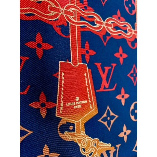LOUIS VUITTON(ルイヴィトン)のLouisevuitton スカーフ限定 レディースのファッション小物(バンダナ/スカーフ)の商品写真