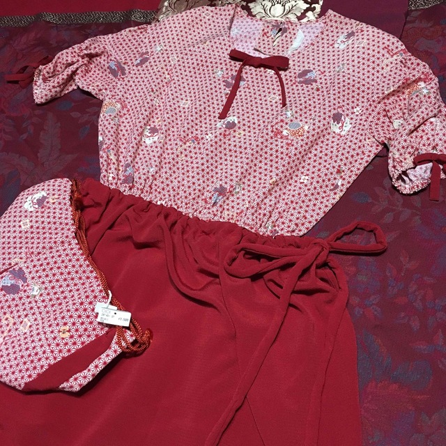 ピンクハウス　和柄ワンピース&オーバースカート巾着セット　小槌×麻の葉　白/赤