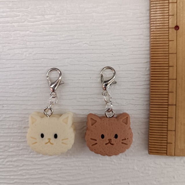 マスクチャーム ネコ☆82☆ 猫ファスナーチャーム　同梱200円引き☆ ハンドメイドのアクセサリー(チャーム)の商品写真