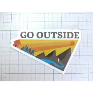 【1140】GO OUTSIDE 夕焼け 日暮れ 山 自然 防水ステッカー(その他)