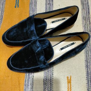 ザラ(ZARA)の値下げZARA ベロアローファー ネイビー 24.5cm(ローファー/革靴)