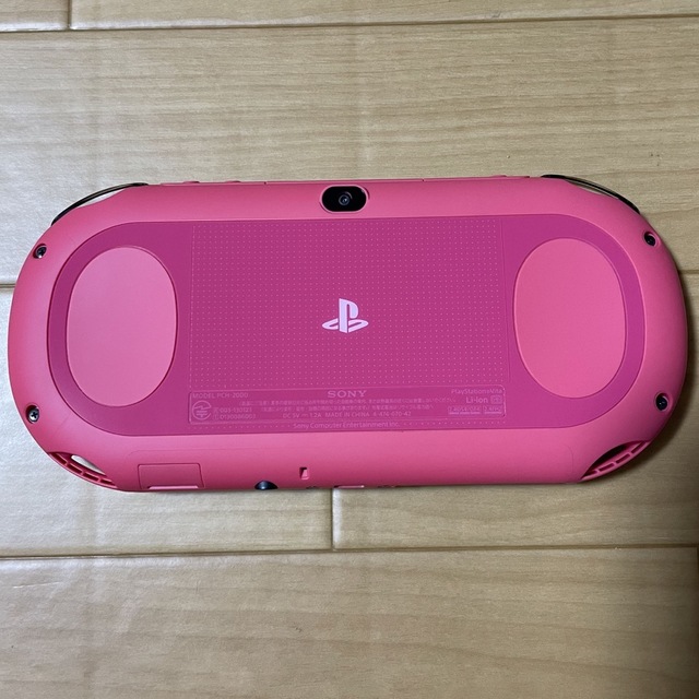 【美品】PS Vita 本体（メモリーカード16㎇付き） 1