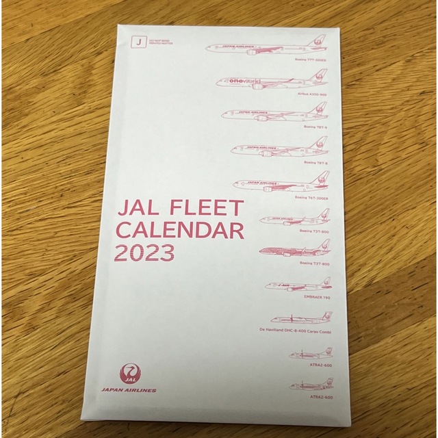 JAL(日本航空)(ジャル(ニホンコウクウ))のJAL 2023年卓上カレンダー インテリア/住まい/日用品の文房具(カレンダー/スケジュール)の商品写真