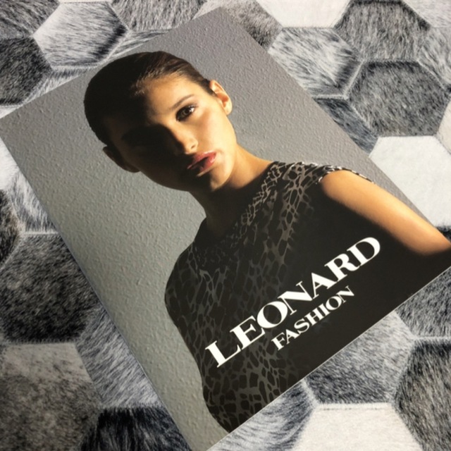 LEONARD(レオナール)のLEONARD FASHION カタログ 2000年 エンタメ/ホビーの雑誌(ファッション)の商品写真