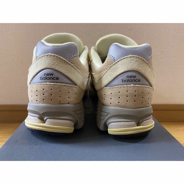 AURALEE New Balance 2002R Yellow Beige レディースの靴/シューズ(スニーカー)の商品写真