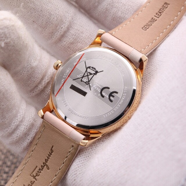 箱付き【新品未使用品】フェラガモ 超美品 ピンクゴールド Ferragamo