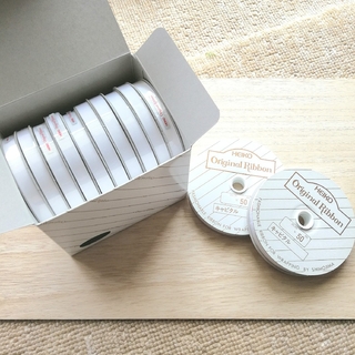 シモジマ(SHIMOJIMA)のHEIKOヘイコー　キャピタルリボン　ホワイト12mm幅×50m巻　ラッピング白(その他)