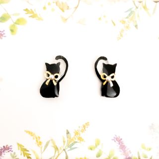 小さなピアスシリーズ★黒猫のピアス/ノンホールピアス(樹脂イヤリング)(ピアス)